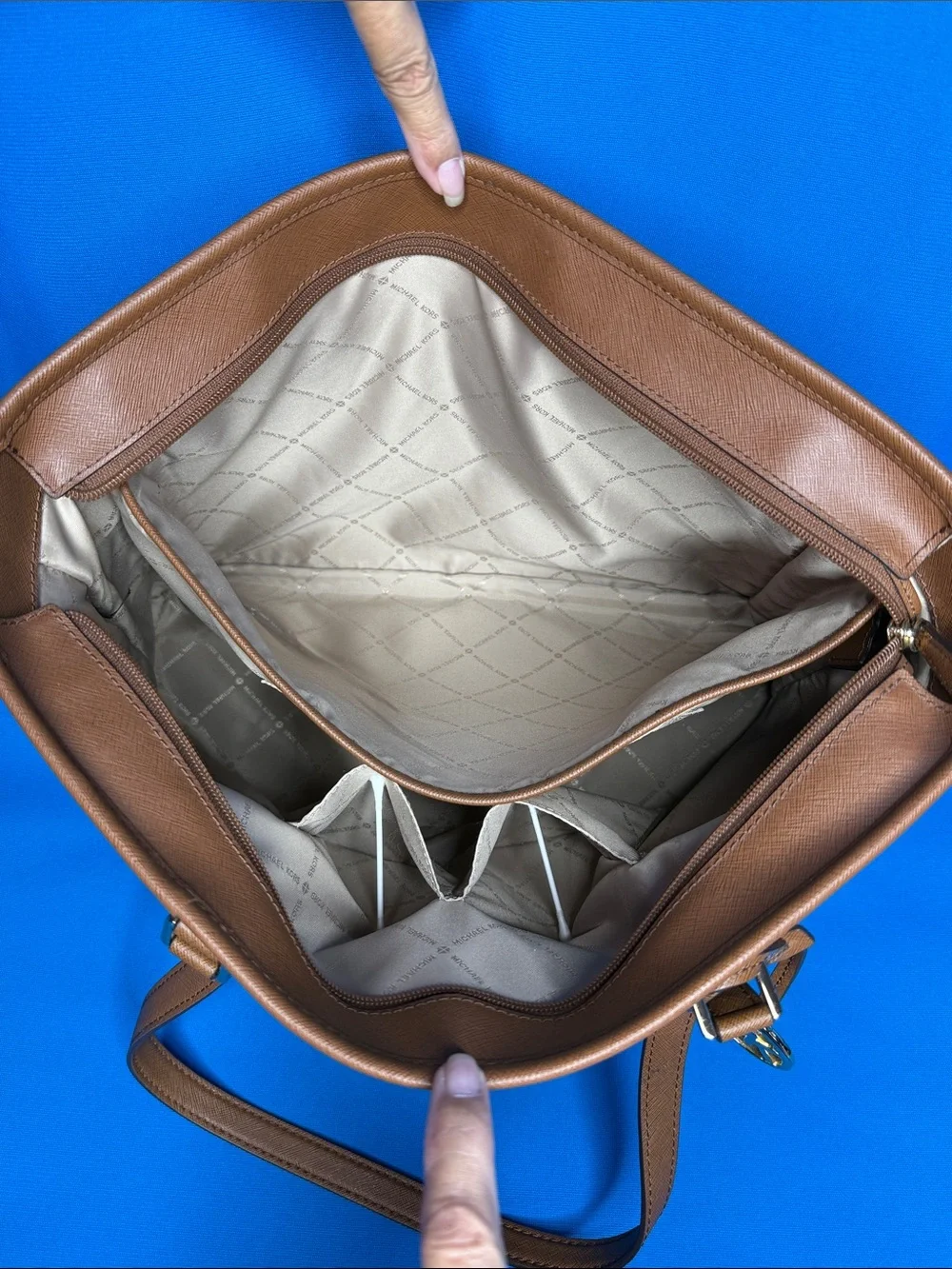MICHAEL KORS LARGE SADY CARRYALL BROWN SIGNATURE LOGO LAPTOP / SHOULDER TOTE BAG